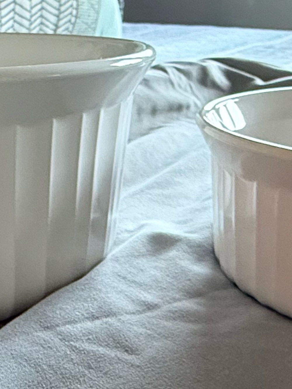 Set of Two Corningware Bowls - Made in USA - 725 ML & 1.6 L